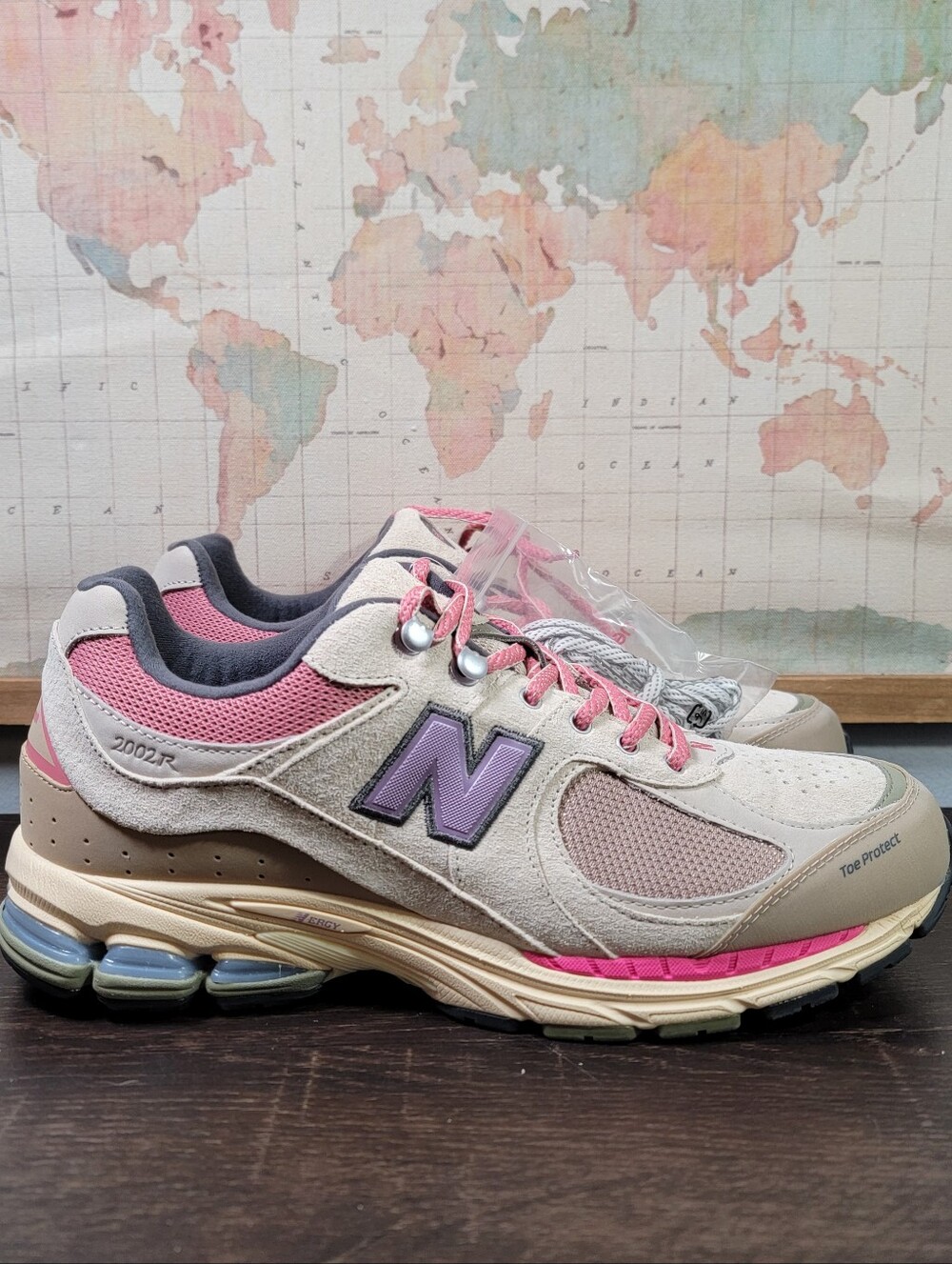 BRAND *NEW* New Balance 2002R Hiking Pack Beige Men's Size 11.0